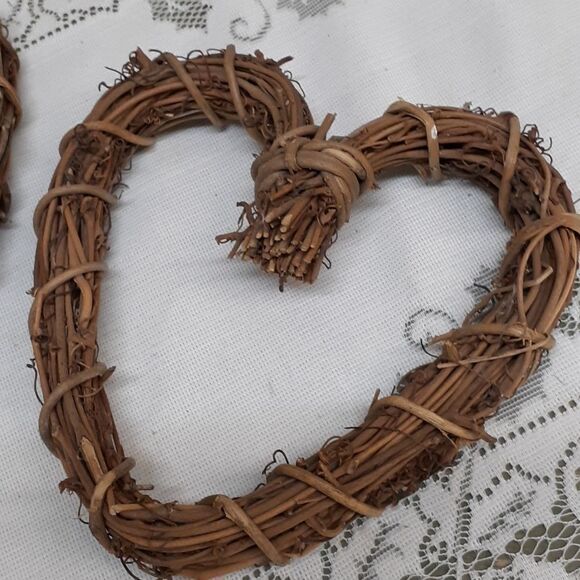 Bundle of 3 vintage Wood twig hearts. - Picture 4 of 6